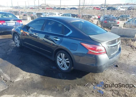 2013 Nissan Altima 3.5 S z USA, uszkodzony, nr VIN 1N4BL3AP8DC106624